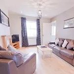 Upton Court Homes Casa vacanze *