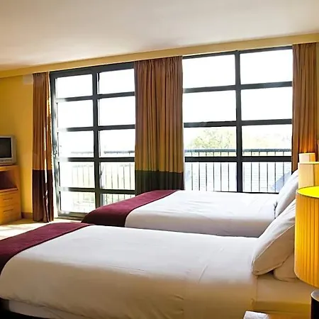 Upton Court Homes Casa vacanze *