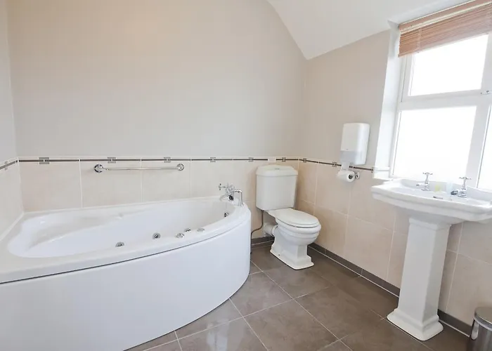 Upton Court Homes * Wexford